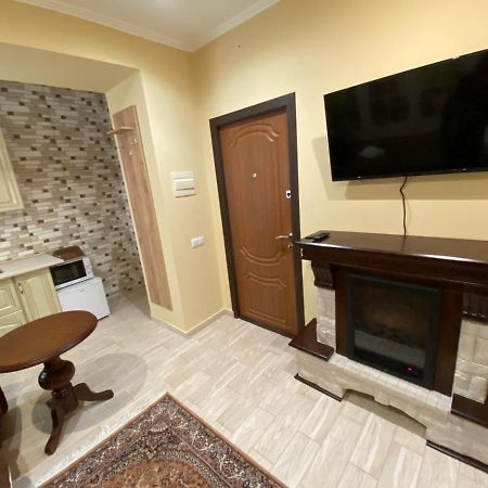Man Apartment Cernăuți Exterior foto
