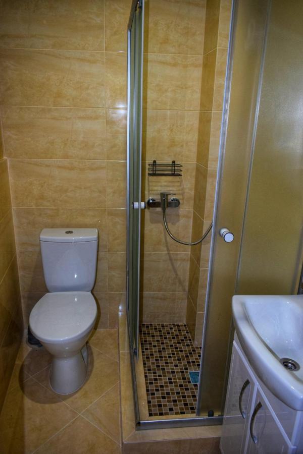 Man Apartment Cernăuți Exterior foto