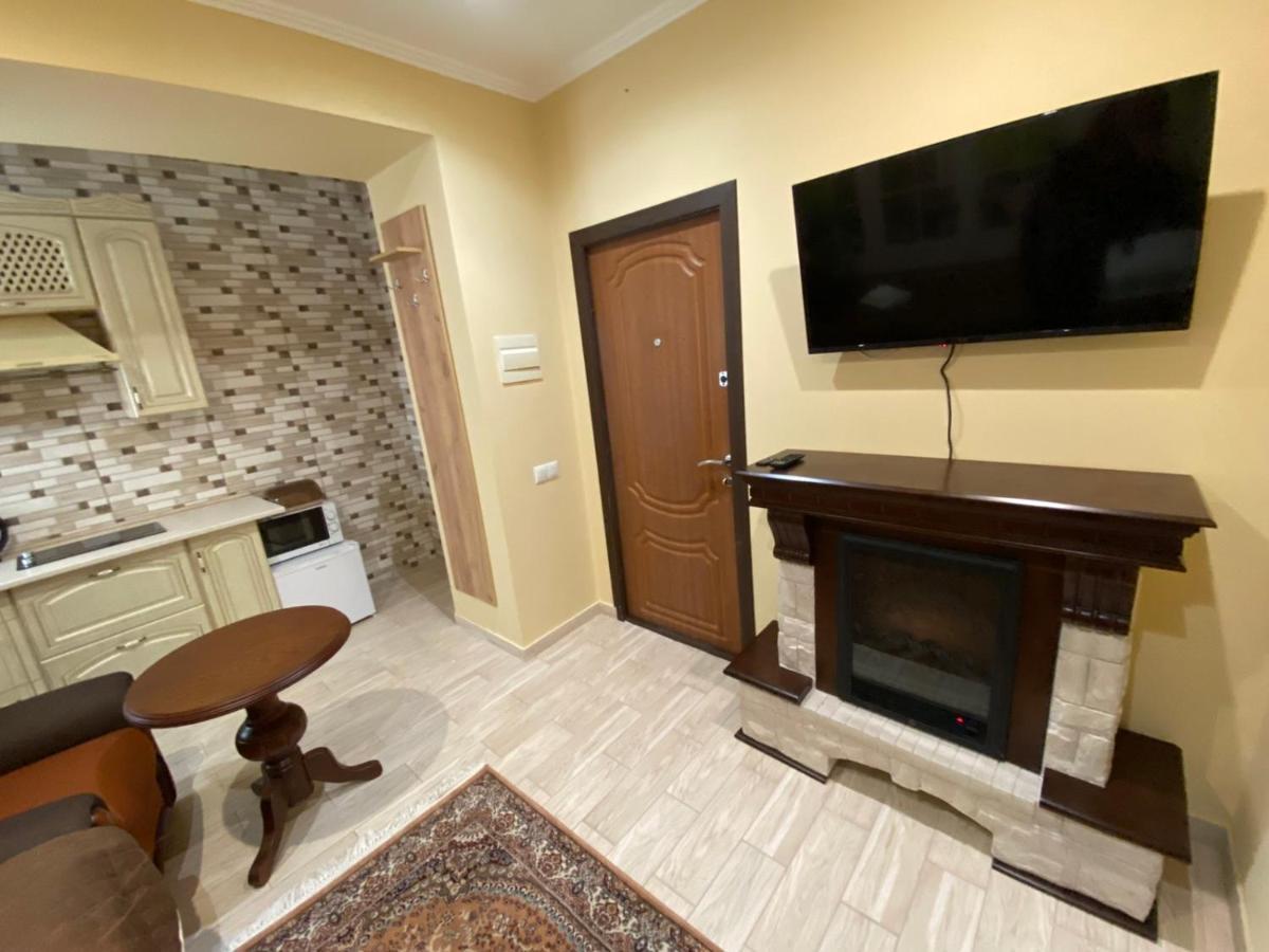 Man Apartment Cernăuți Exterior foto