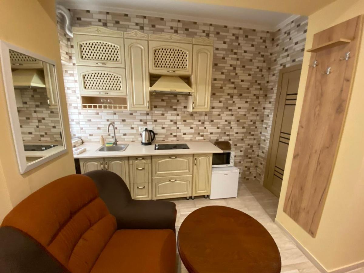 Man Apartment Cernăuți Exterior foto